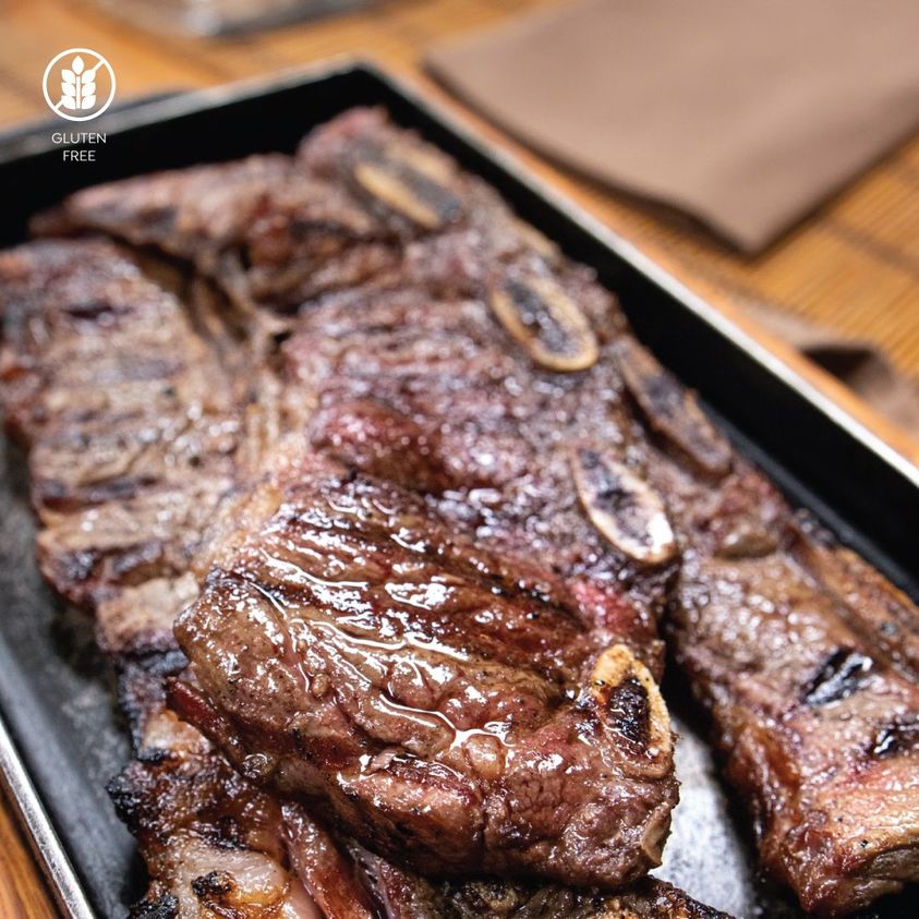 Base de hierro con asado